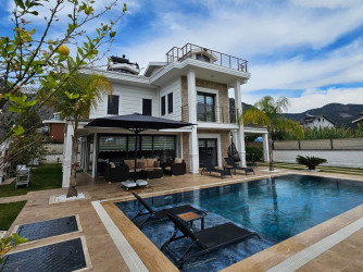 Villa Ary